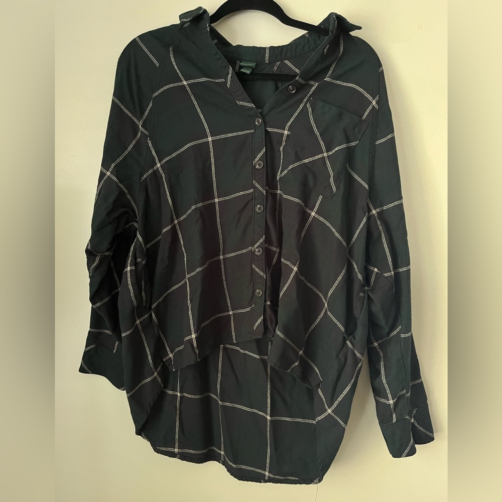 Green wild fable high low plaid shirt